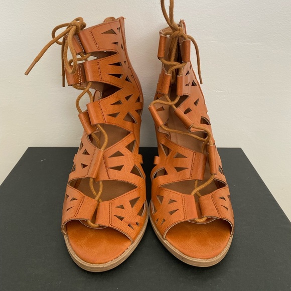 Charlotte Russe Brown Zipper Open Toe Heels - Picture 2 of 5